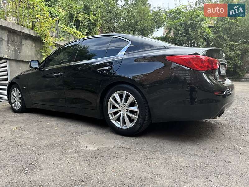 Седан Infiniti Q50 2015 в Києві