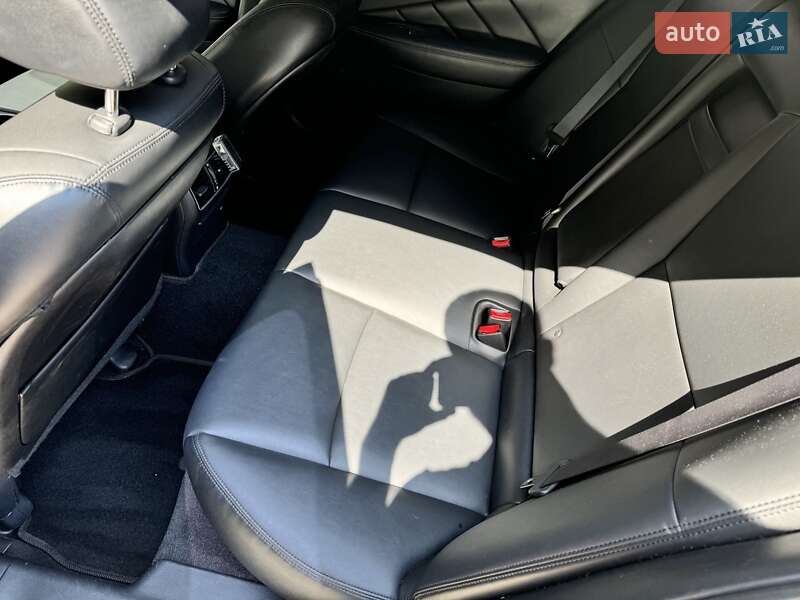 Седан Infiniti Q50 2015 в Києві