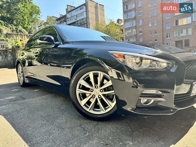Седан Infiniti Q50 2015 в Києві