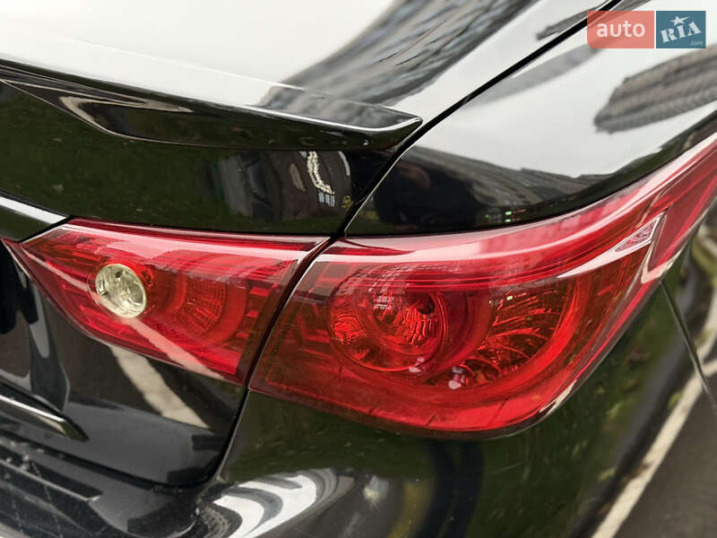 Седан Infiniti Q50 2014 в Киеве