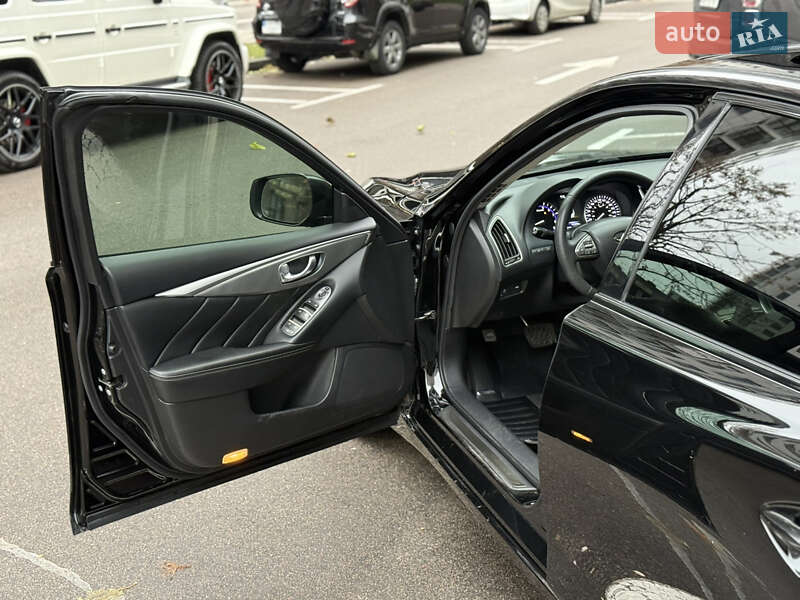 Седан Infiniti Q50 2014 в Киеве