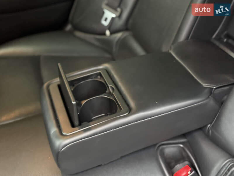 Седан Infiniti Q50 2014 в Киеве