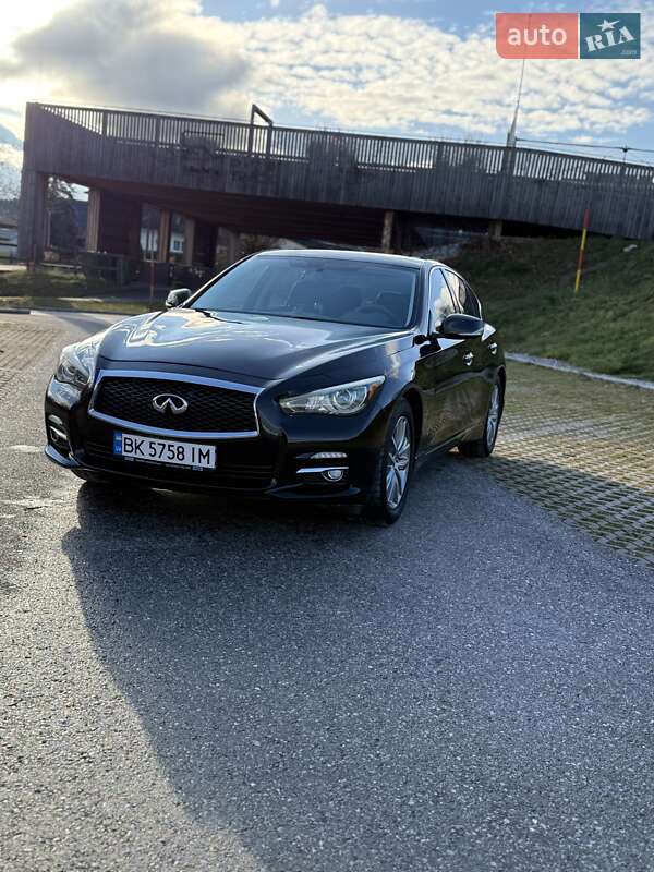 Седан Infiniti Q50 2016 в Киеве