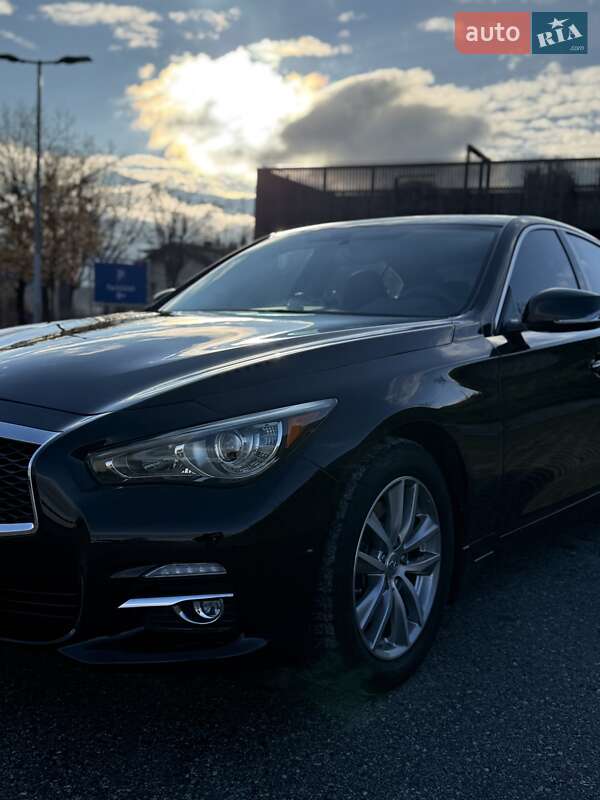 Седан Infiniti Q50 2016 в Киеве