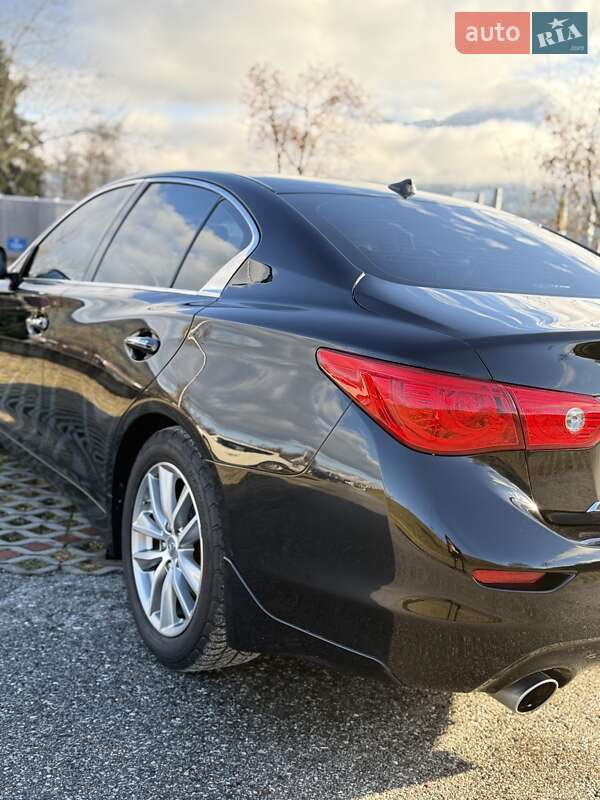 Седан Infiniti Q50 2016 в Киеве