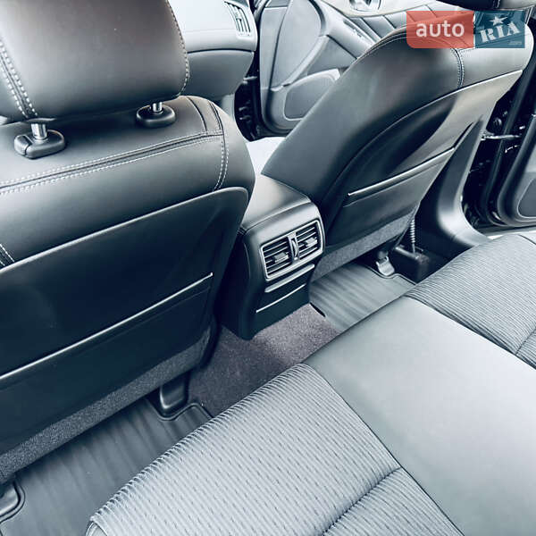 Седан Infiniti Q50 2021 в Киеве