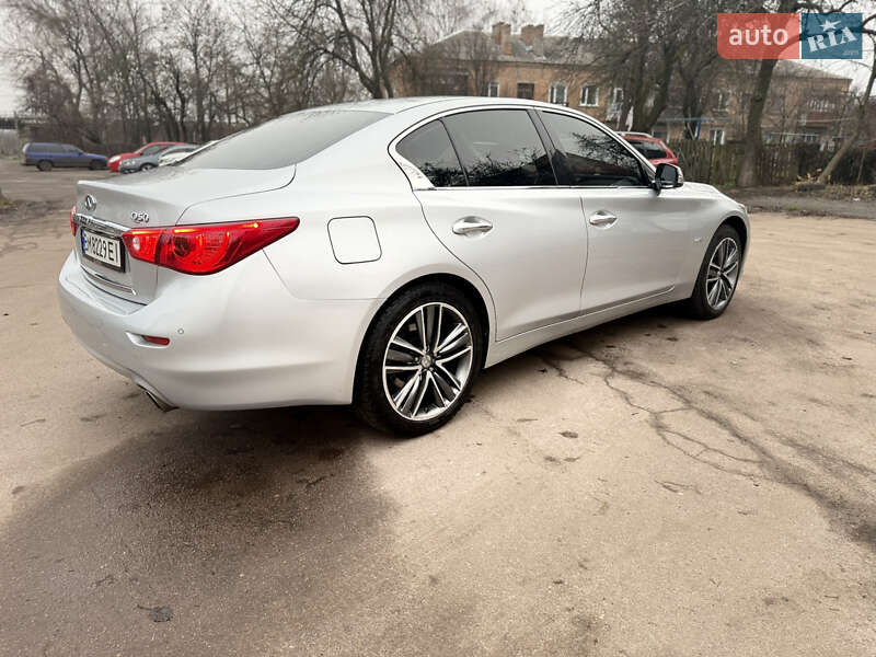 Седан Infiniti Q50 2014 в Конотопе