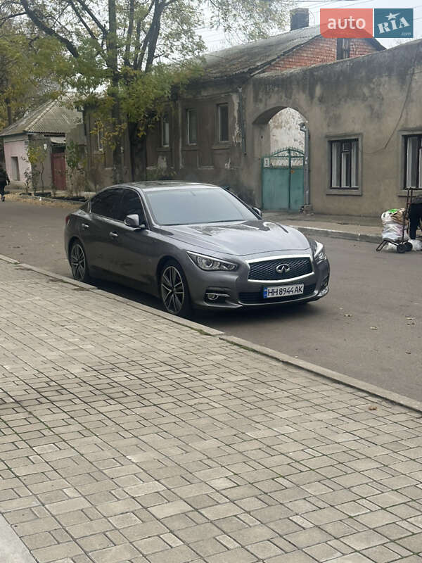 Седан Infiniti Q50 2014 в Білгороді-Дністровському