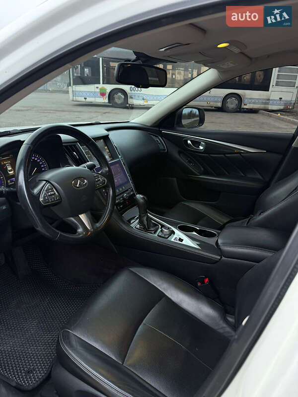 Седан Infiniti Q50 2014 в Львові фото 10 Седан Infiniti Q50 2014 в Львові