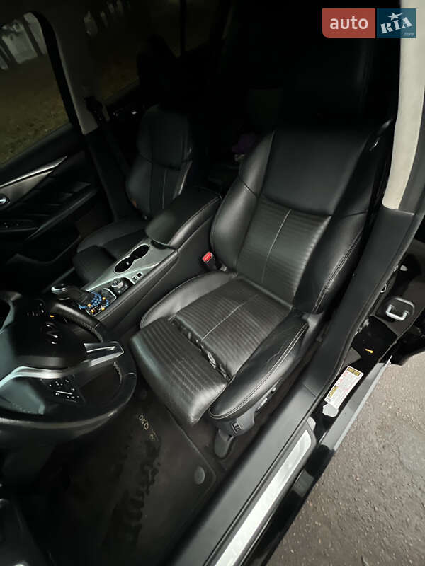 Седан Infiniti Q50 2018 в Житомирі