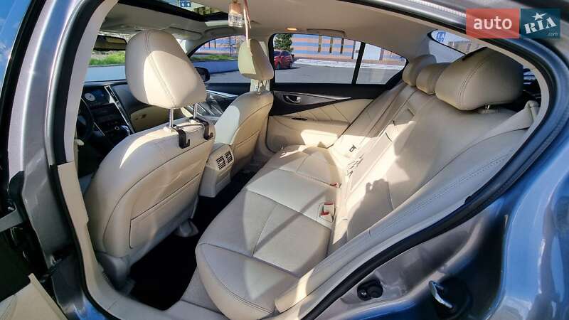 Седан Infiniti Q50 2016 в Києві