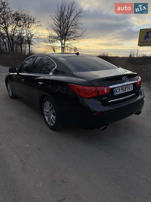 Седан Infiniti Q50 2015 в Золотоноші