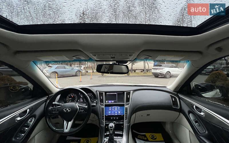 Седан Infiniti Q50 2017 в Львові