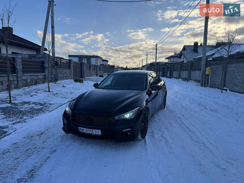 Седан Infiniti Q50 2013 в Рівному