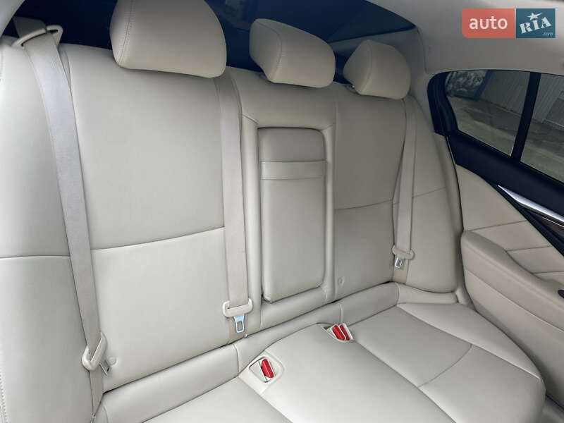 Седан Infiniti Q50 2017 в Одессе