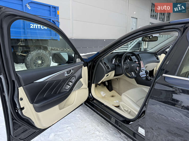 Седан Infiniti Q50 2017 в Киеве