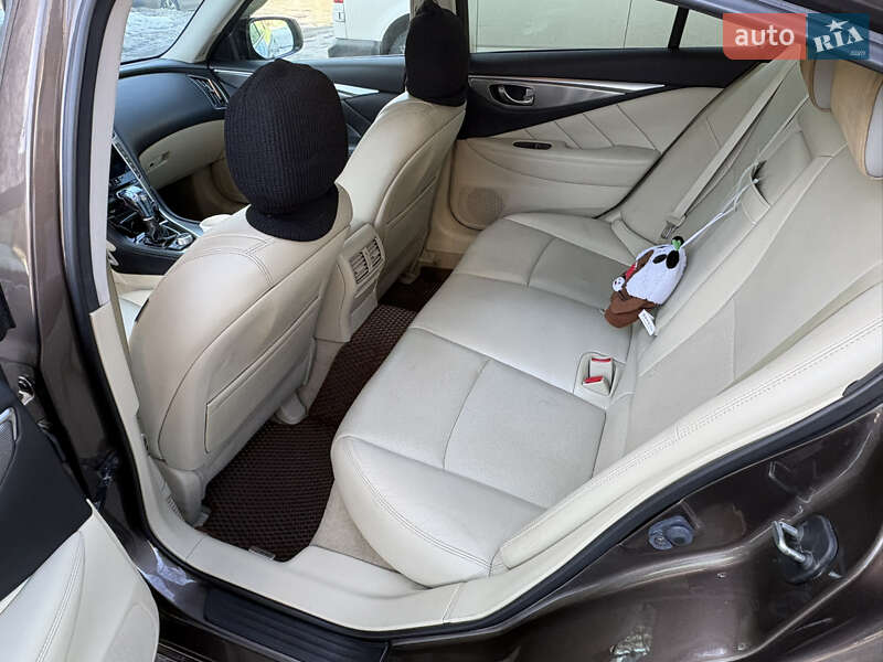 Седан Infiniti Q50 2014 в Киеве