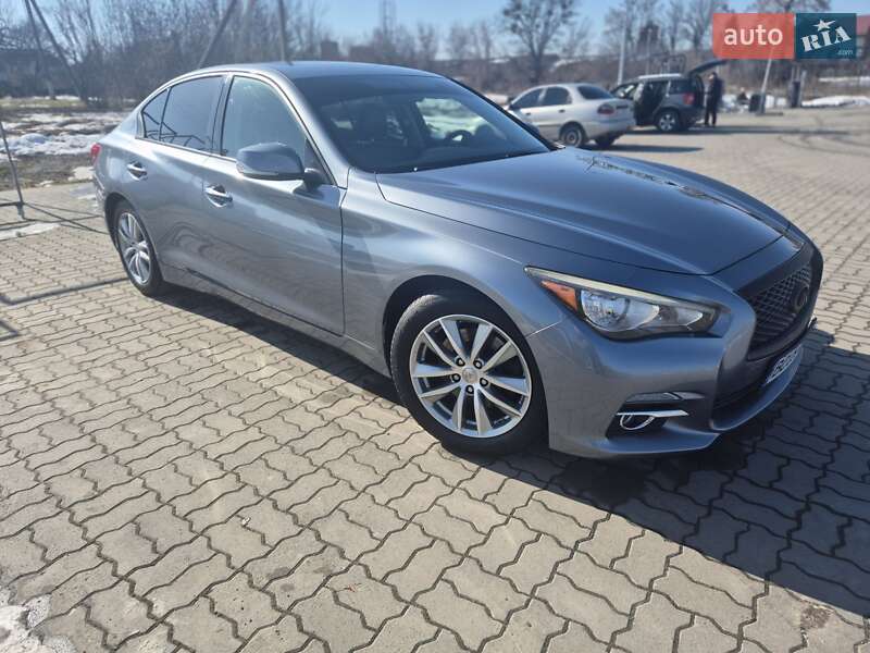 Infiniti Q50 2015