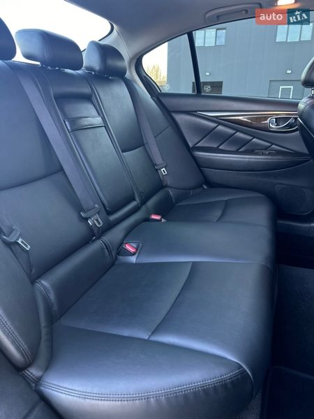 Седан Infiniti Q50 2017 в Киеве