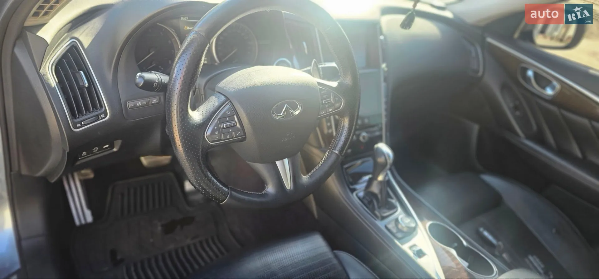 2015 Infiniti Q50 - мініатюра 16