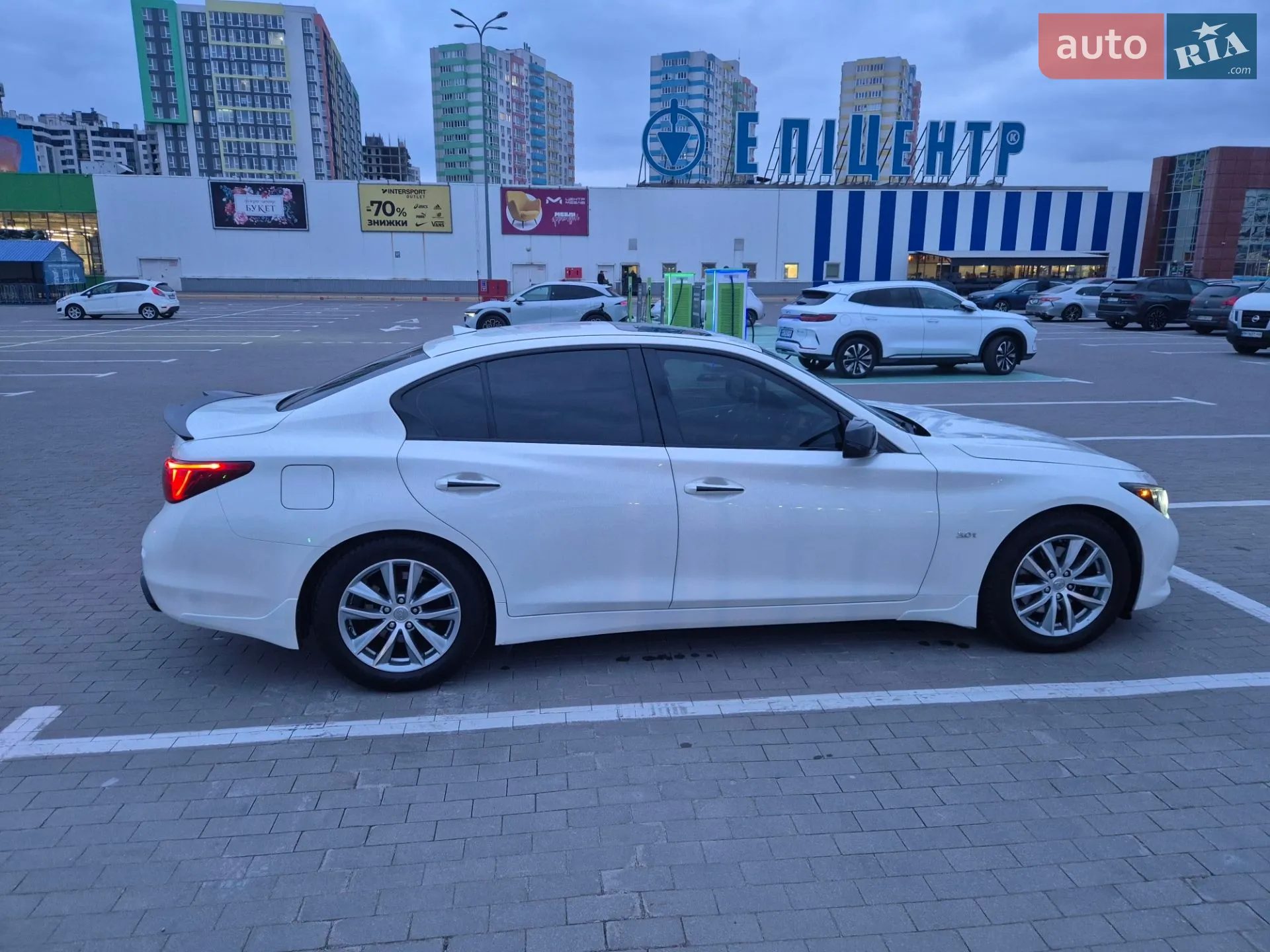 2016 Infiniti Q50 - мініатюра 5