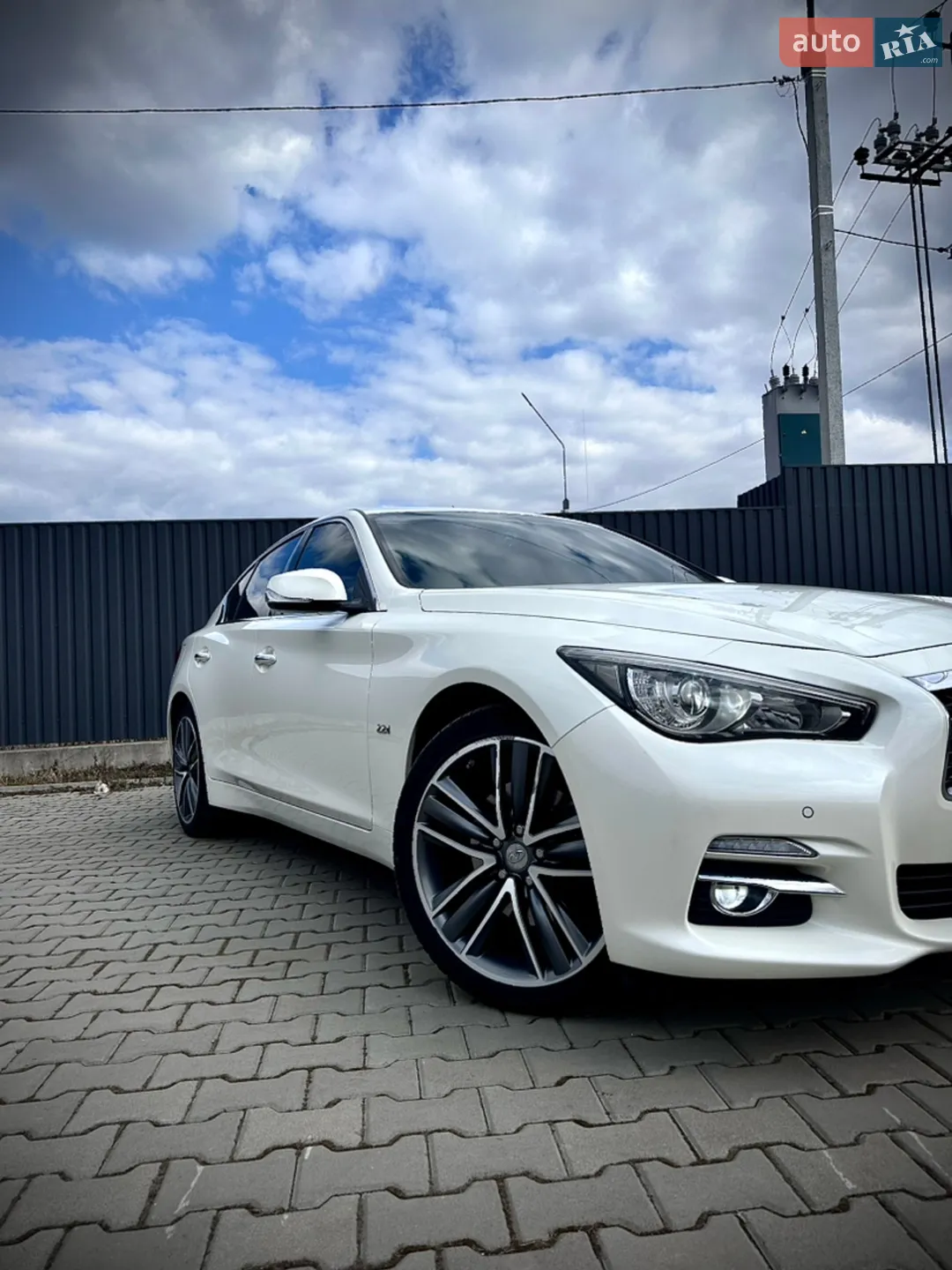 Infiniti Q50 2016 VIN JNKDV71E1GM551559 фото оголошення 4 з 72