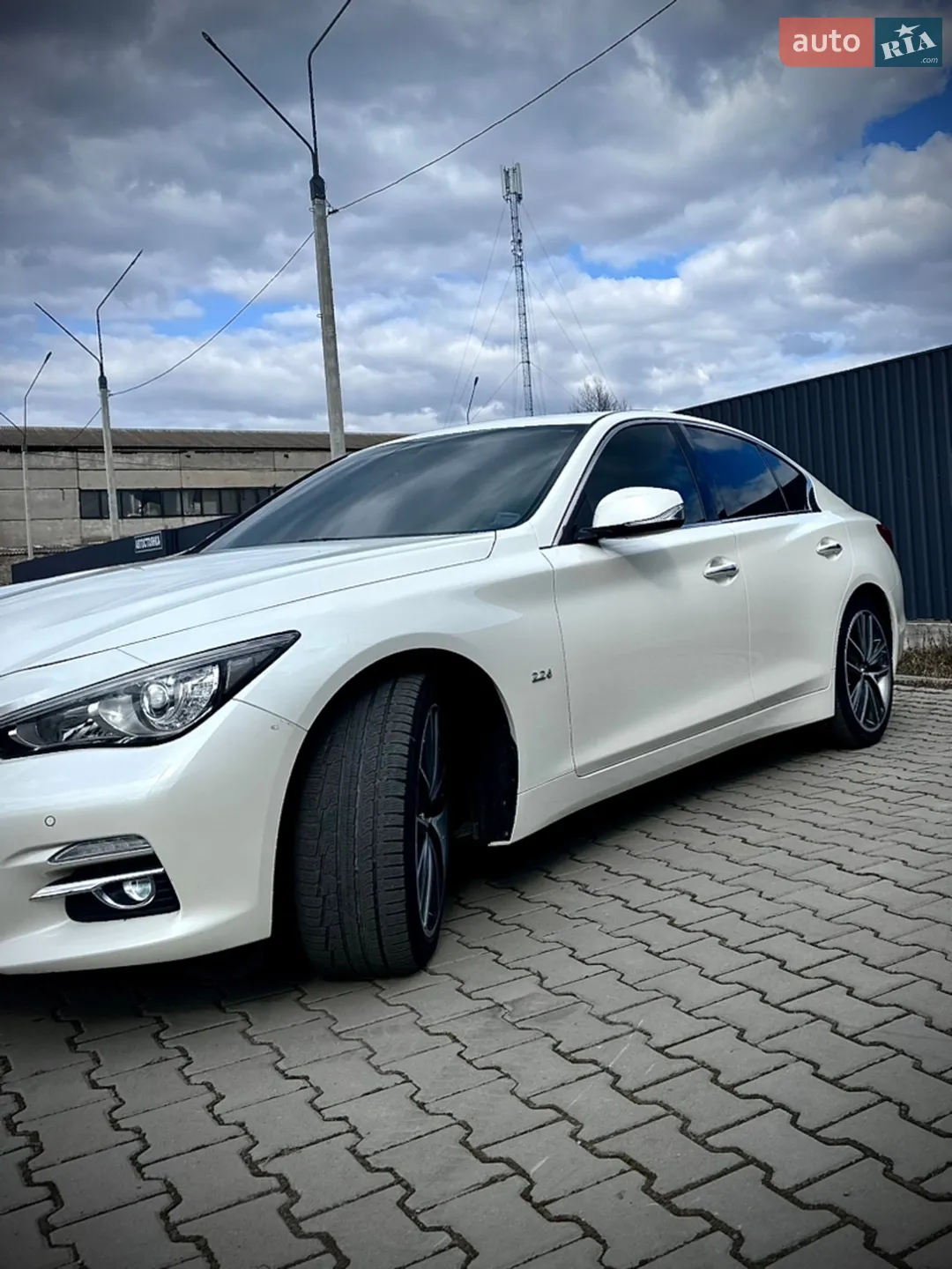 Infiniti Q50 2016 VIN JNKDV71E1GM551559 фото оголошення 18 з 72