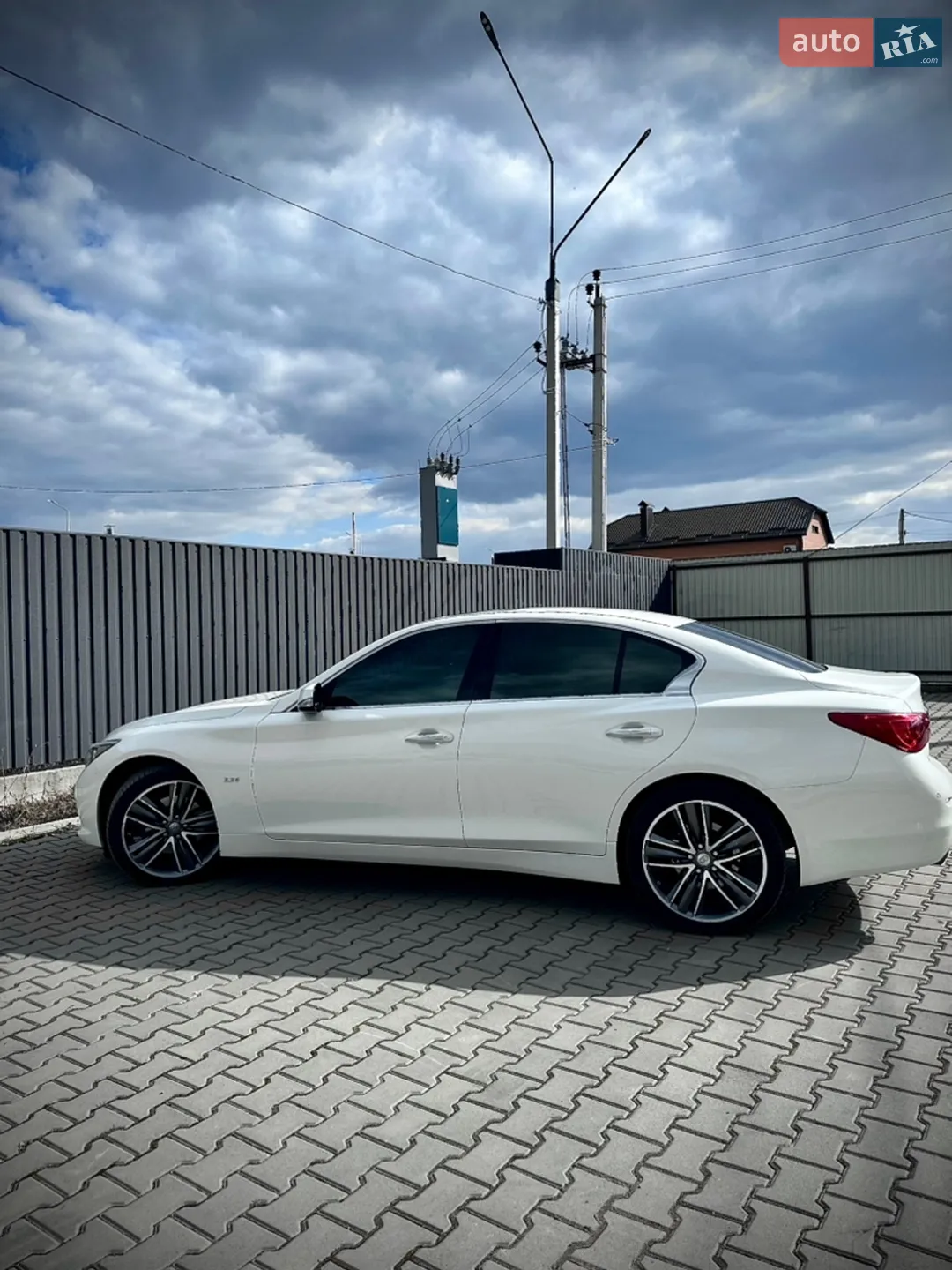 Infiniti Q50 2016 VIN JNKDV71E1GM551559 фото оголошення 25 з 72