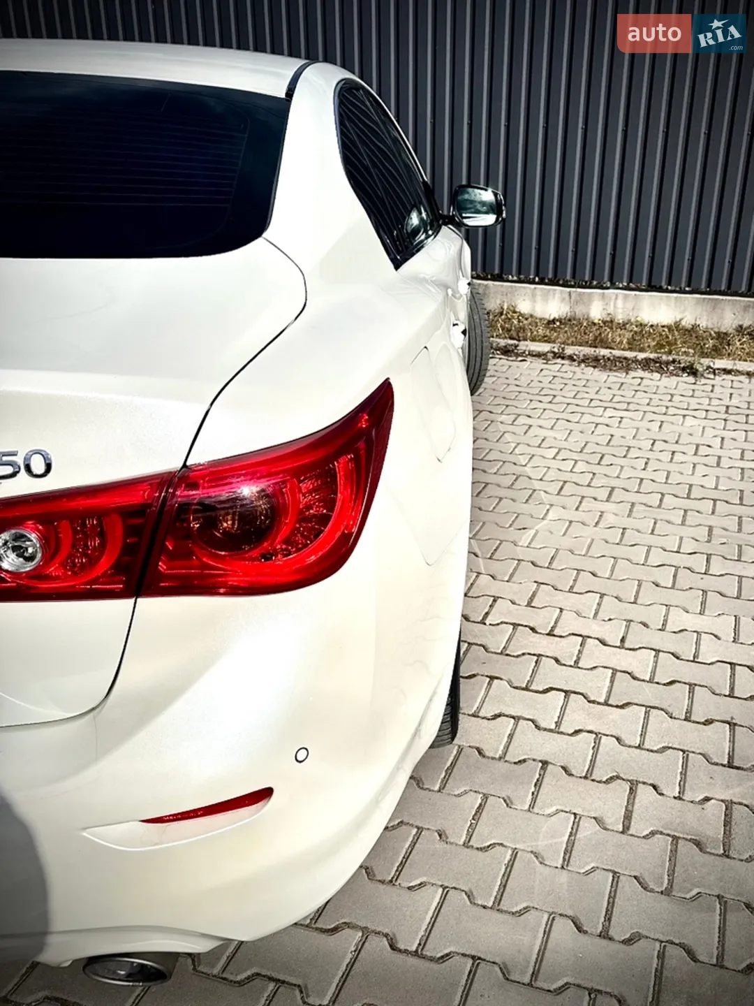 Infiniti Q50 2016 VIN JNKDV71E1GM551559 фото оголошення 33 з 72