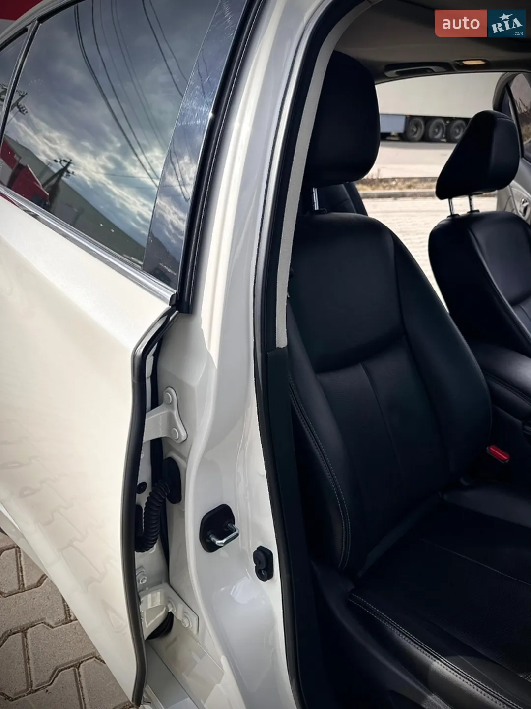 Infiniti Q50 2016 VIN JNKDV71E1GM551559 фото оголошення 46 з 72