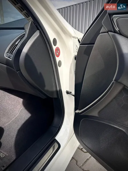 Infiniti Q50 2016 VIN JNKDV71E1GM551559 фото оголошення 47 з 92