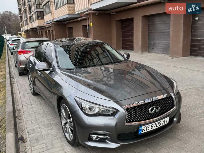 Седан Infiniti Q50 2014 в Днепре