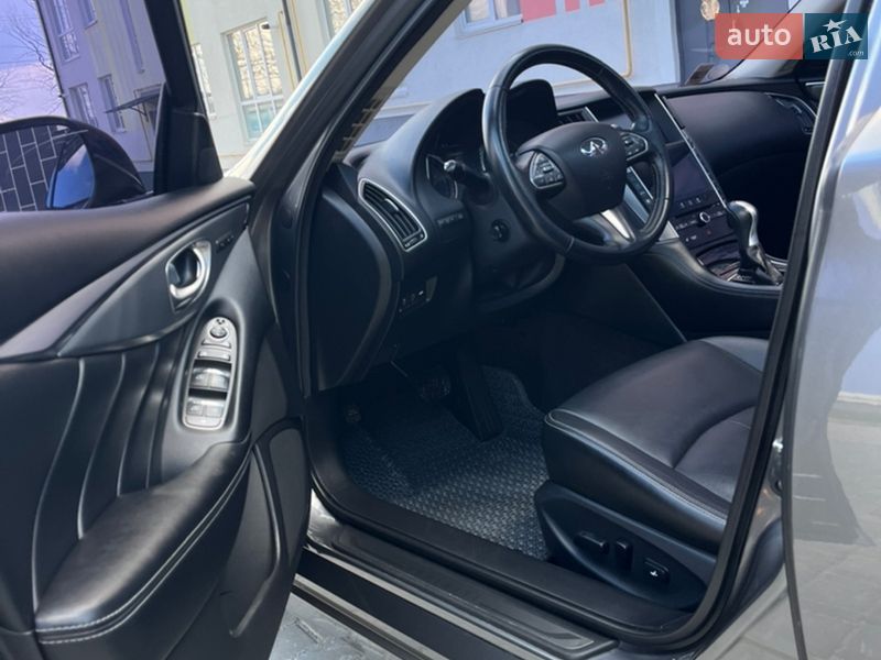 Седан Infiniti Q50 2016 в Виннице