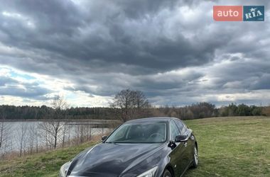 Седан Infiniti Q50 2015 в Львове