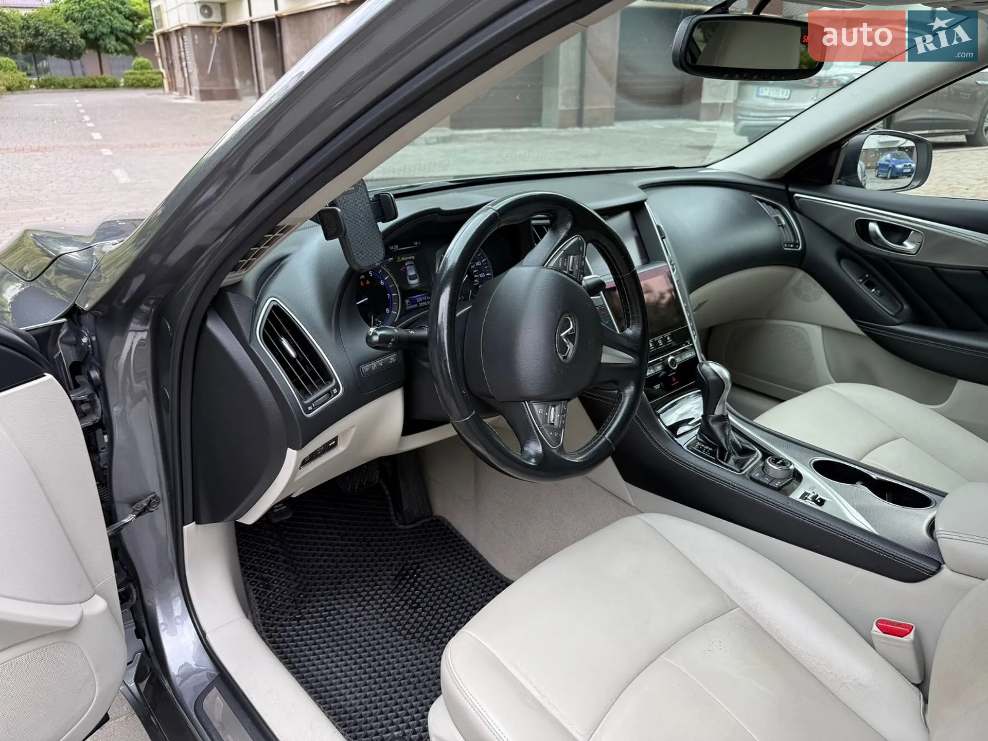 2015 Infiniti Q50 - мініатюра 16