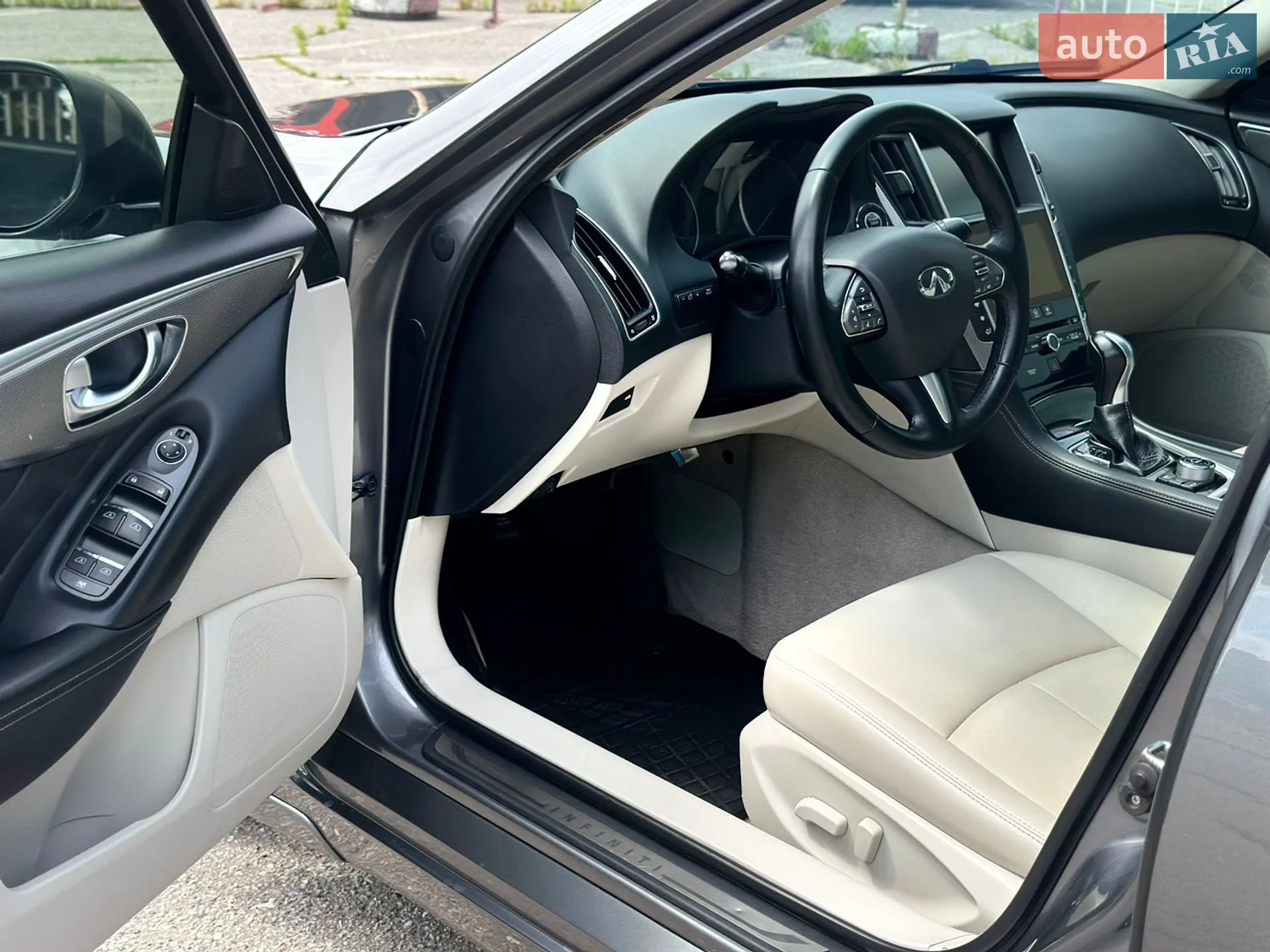 2017 Infiniti Q50 - мініатюра 15