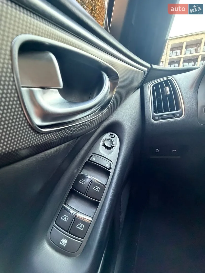 2017 Infiniti Q50 - мініатюра 18