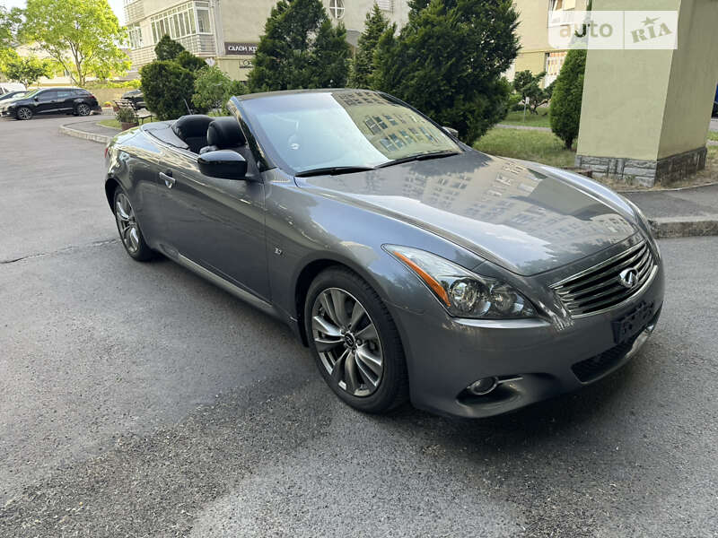 Кабріолет Infiniti Q60 2015 в Львові