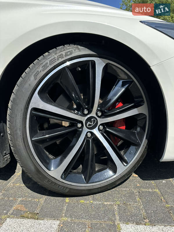 Купе Infiniti Q60 2019 в Львові