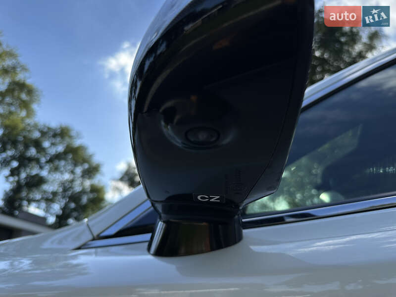 Купе Infiniti Q60 2019 в Львові