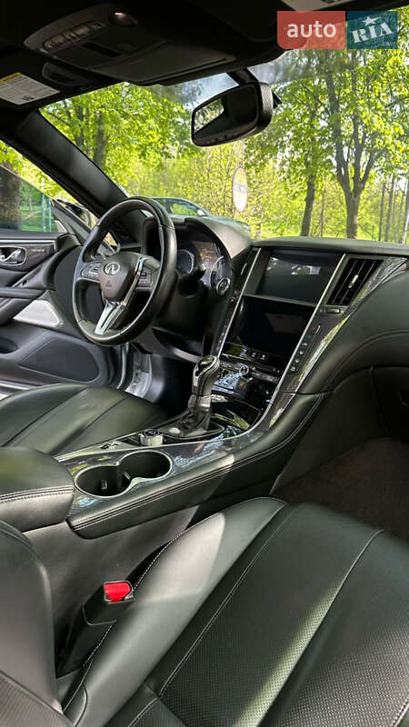 Купе Infiniti Q60 2016 в Киеве