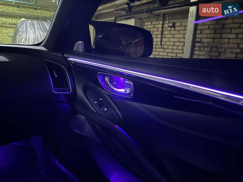 Купе Infiniti Q60 2016 в Киеве
