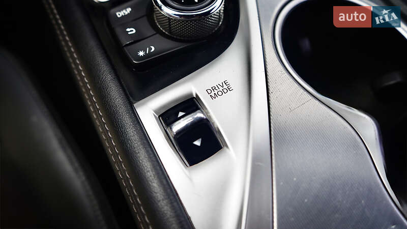 Купе Infiniti Q60 2017 в Львове фото 46 Купе Infiniti Q60 2017 в Львове