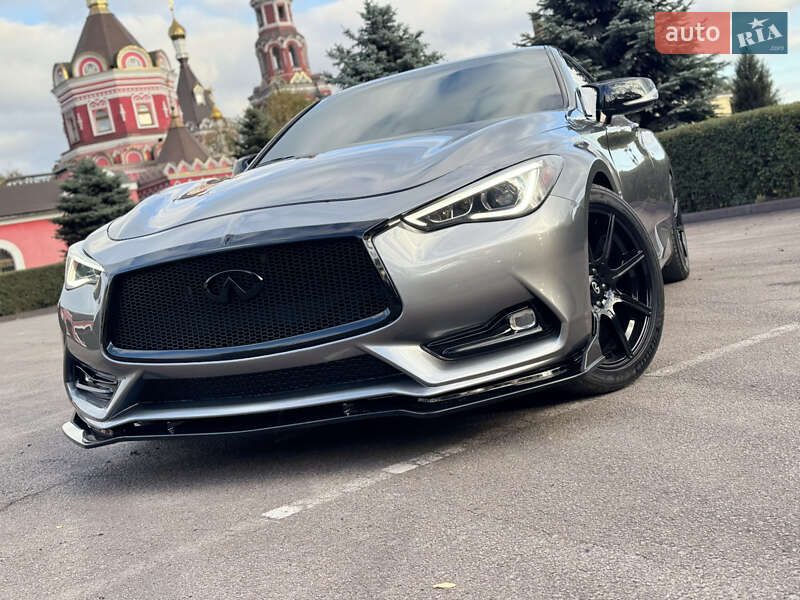 Купе Infiniti Q60 2016 в Дніпрі