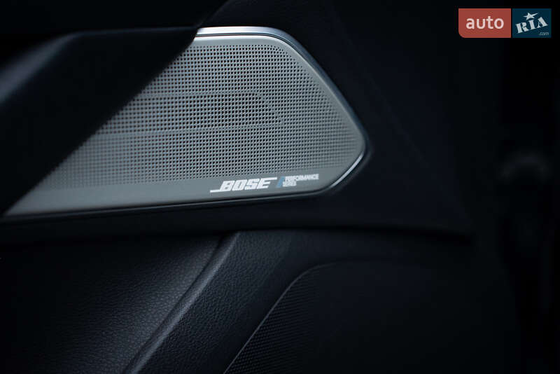 Купе Infiniti Q60 2016 в Києві фото 20 Купе Infiniti Q60 2016 в Києві