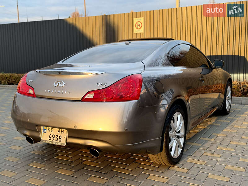 Купе Infiniti Q60 2015 в Виннице