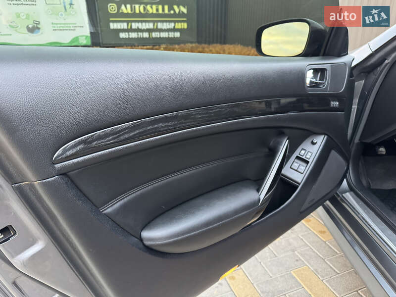 Купе Infiniti Q60 2015 в Виннице