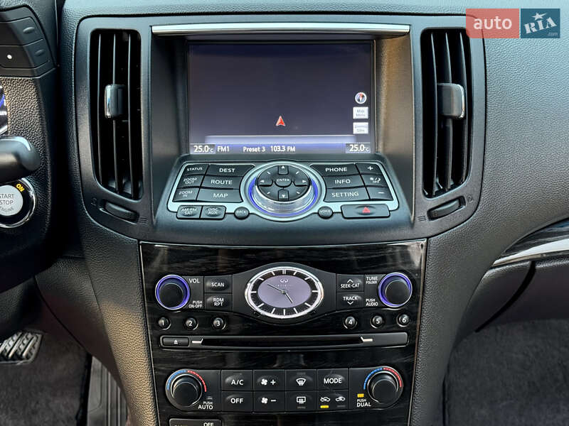 Купе Infiniti Q60 2015 в Виннице