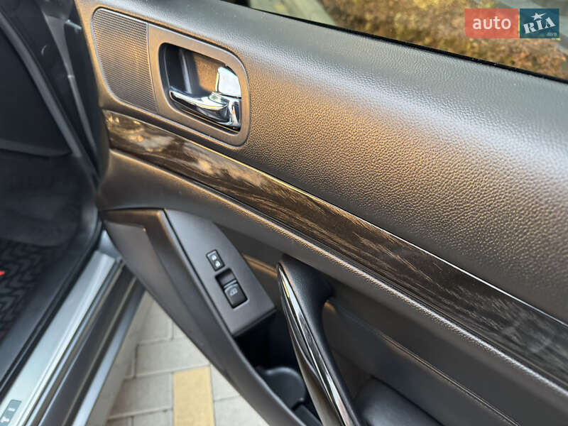 Купе Infiniti Q60 2015 в Виннице