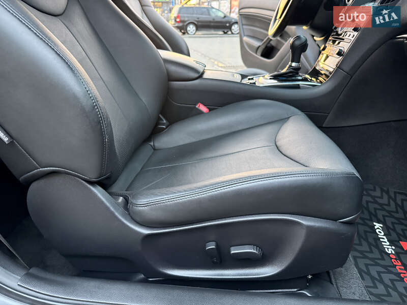 Купе Infiniti Q60 2015 в Виннице